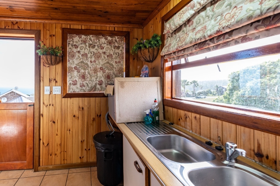 4 Bedroom Property for Sale in Herolds Bay Western Cape